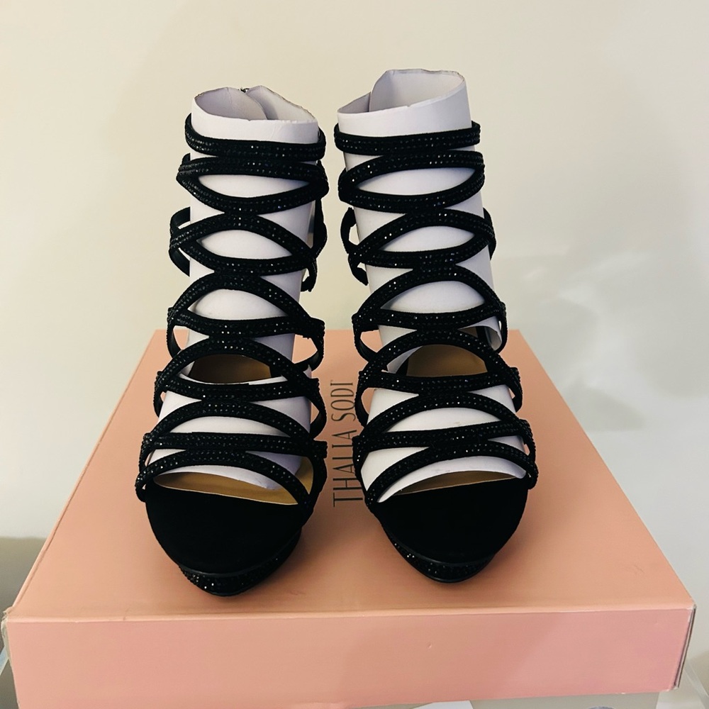 Thalia Sodi Black Heeled Sandals Elegant Strappy Design